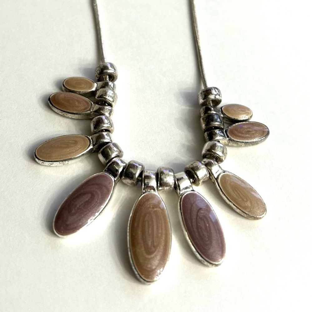 Elegant Silver and Brown Pendant Necklace